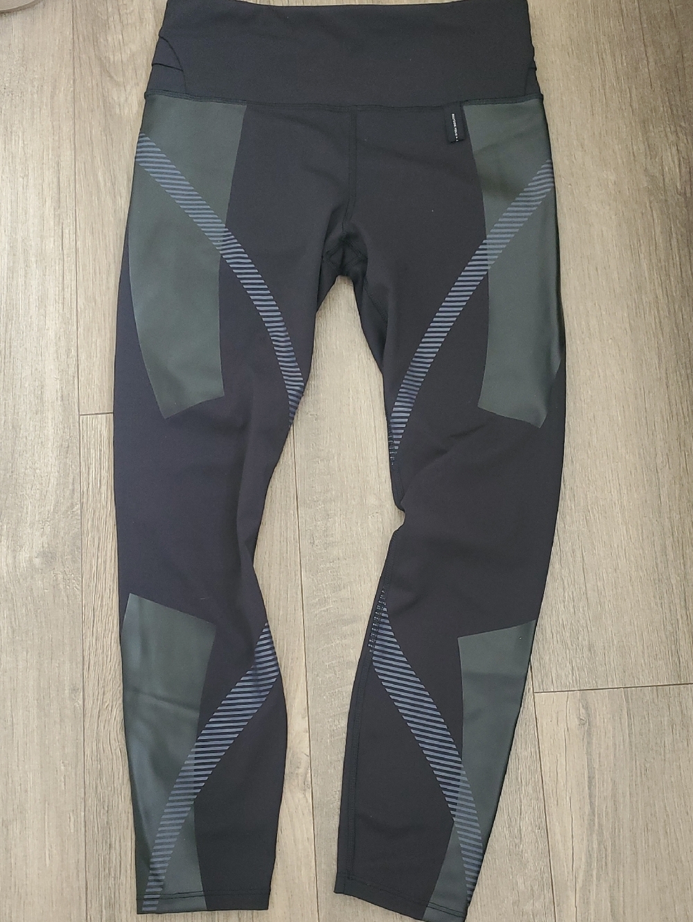 Athleta Allyson Felix Legend Leggings Size Medium
